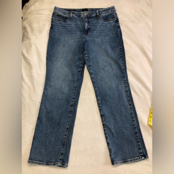 Talbots EUC Classic Straight Leg Blue Jeans size 16 - Picture 1 of 9